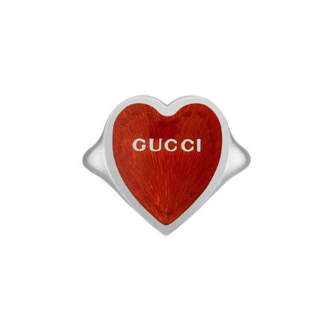 Gucci / Epilogue / anello con cuore / argento e smalto rosso